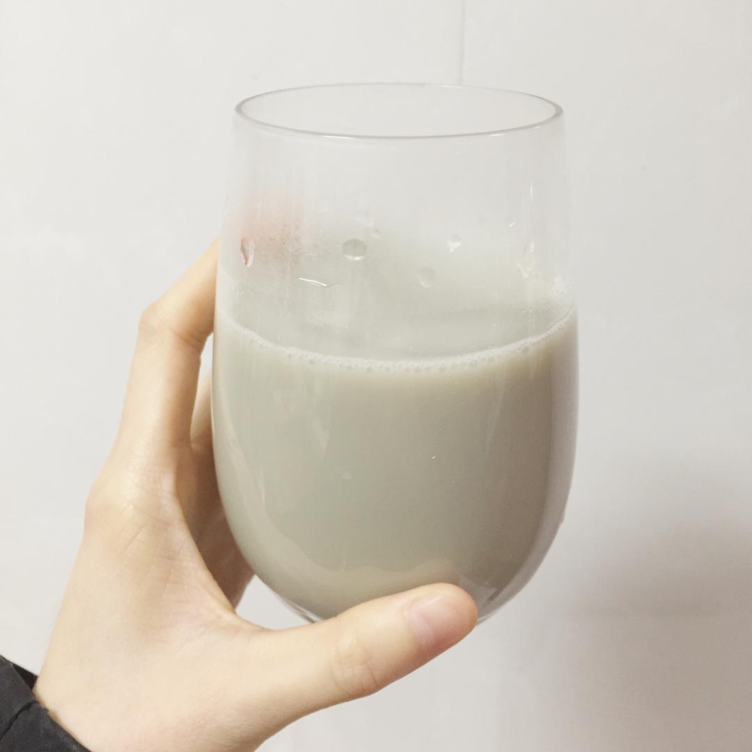 鹰嘴豆芝麻豆浆
