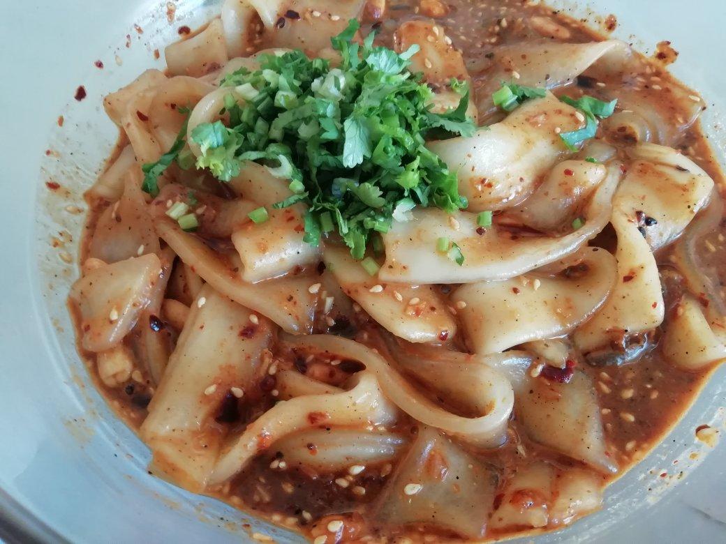 麻酱流汁宽粉