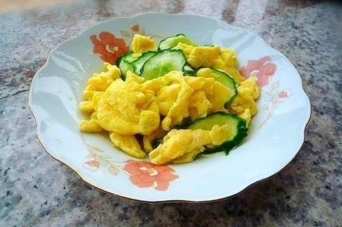 黄瓜炒鸡蛋的做法
