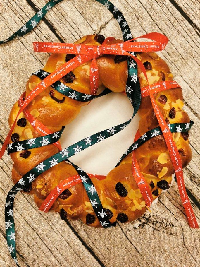 圣诞花环面包