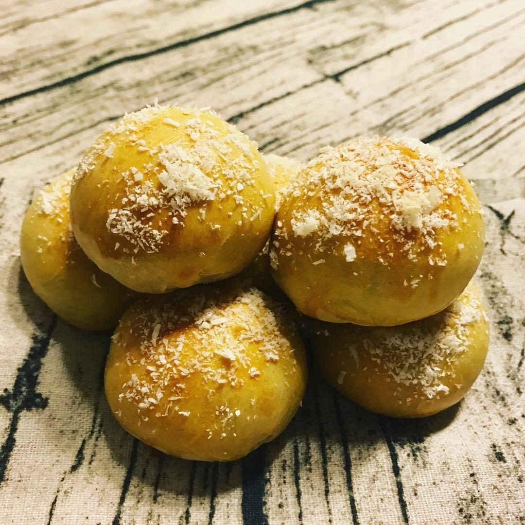 椰蓉奶酥小餐包