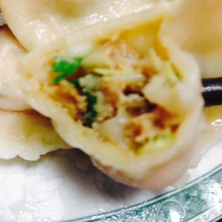 山东白菜肉三鲜水饺的做法