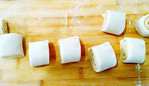 一次性发酵的奶黄奶香莲花卷的做法 步骤10