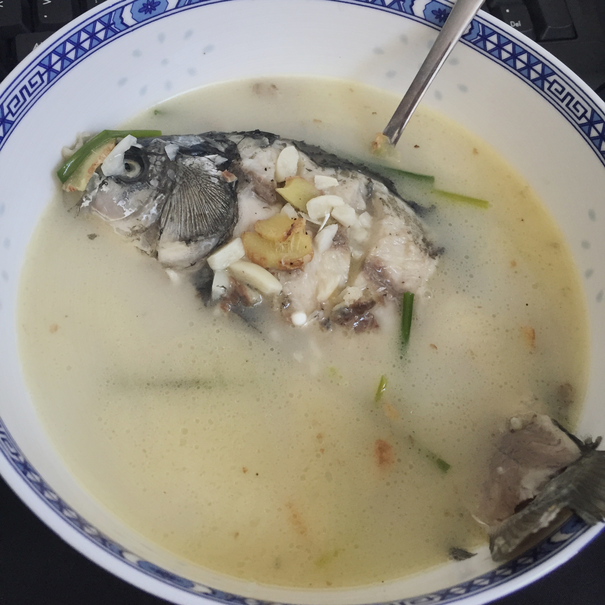 鲫鱼豆腐汤