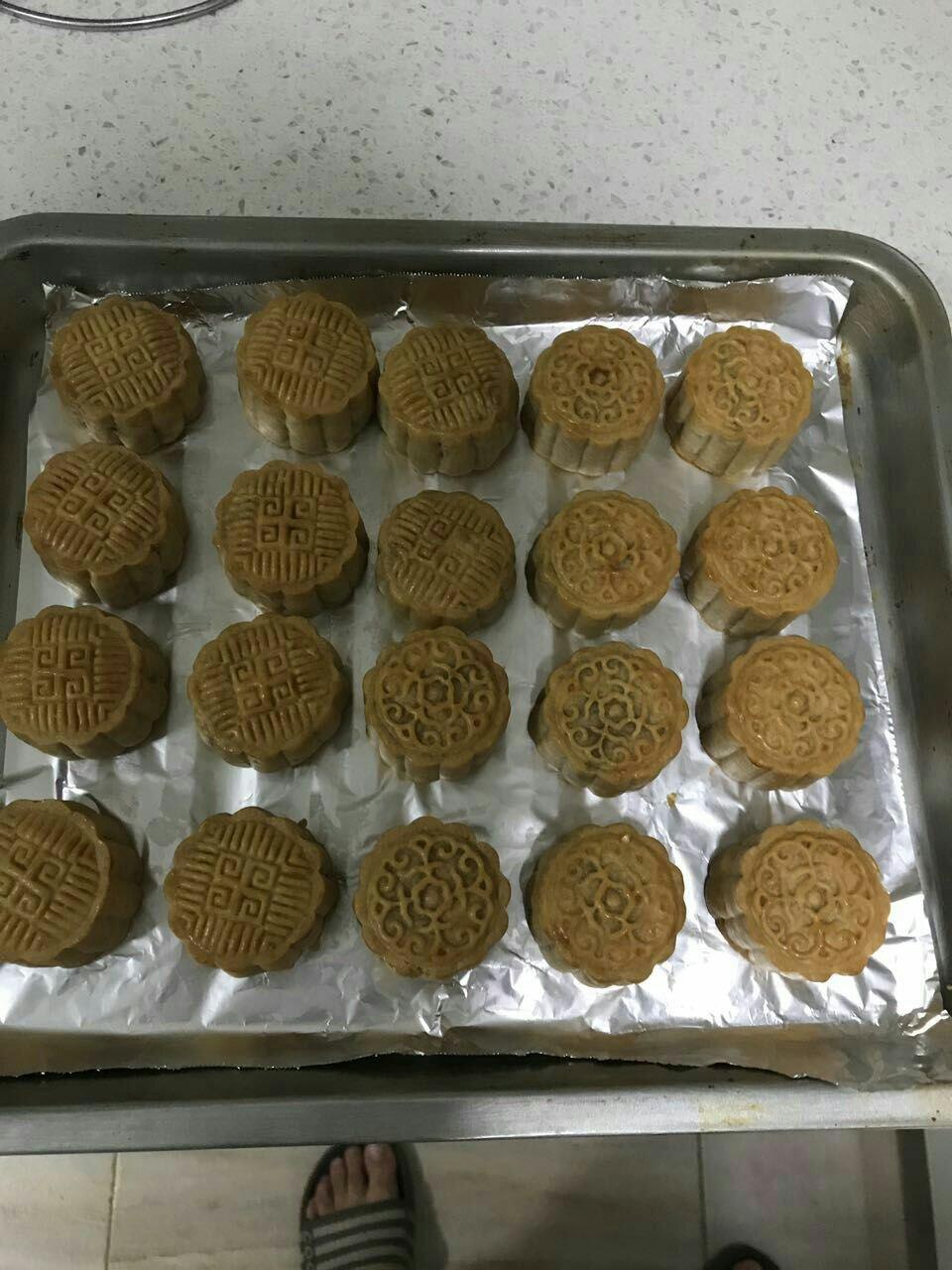 广式月饼——蛋黄莲蓉月饼