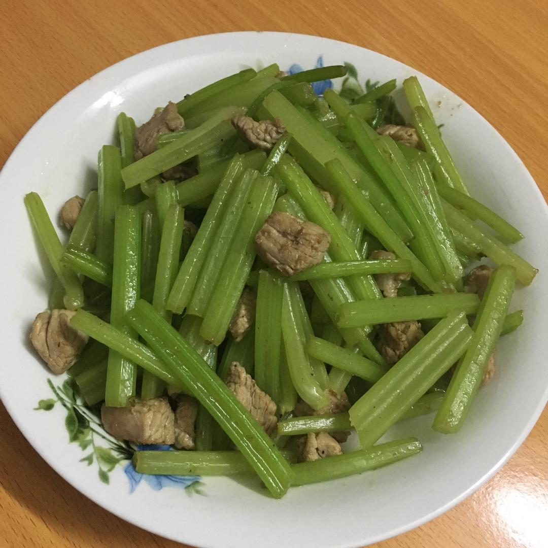 芹菜炒肉
