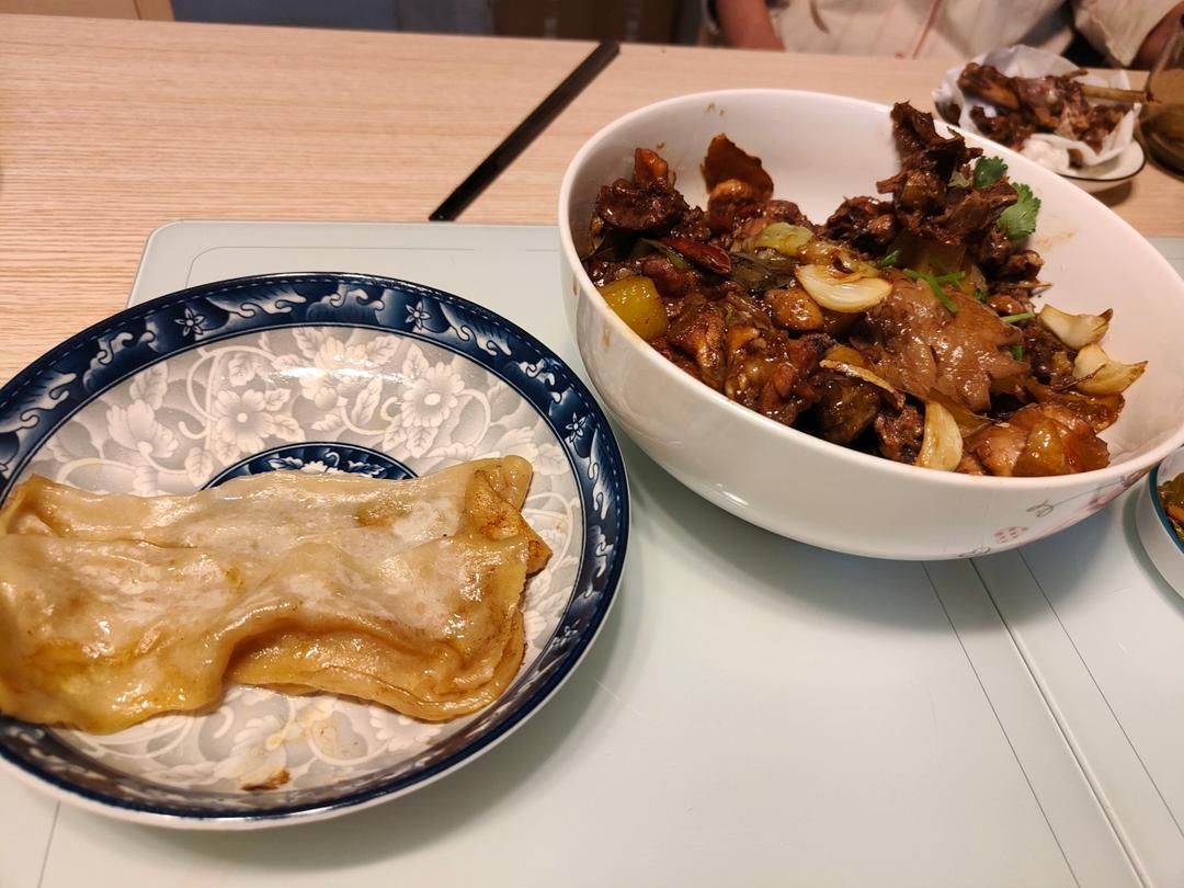 地锅鸡贴饼子