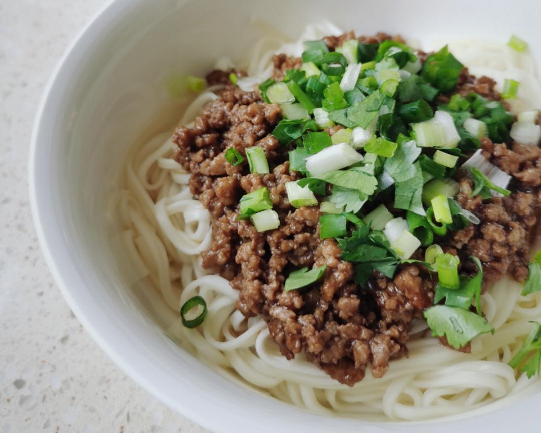 沙茶肉酱面🍜的做法