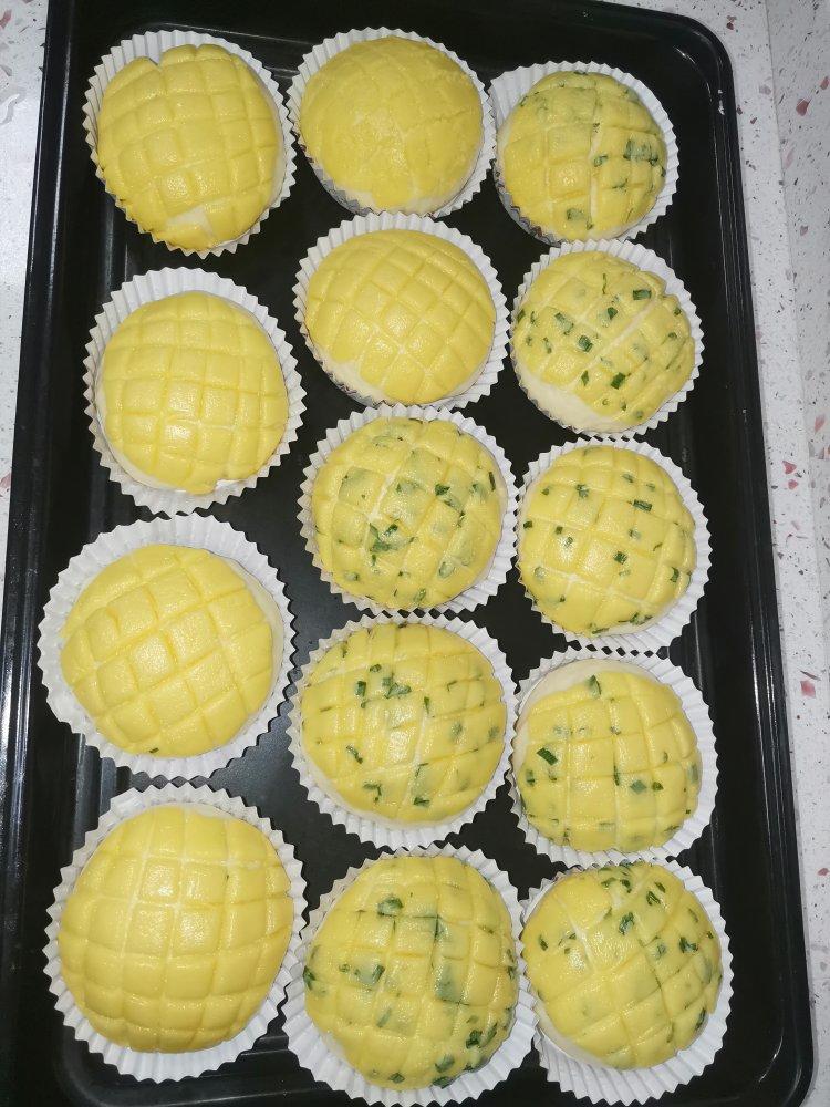 好吃到炸裂的港式菠萝包（附带制作酥皮的小视频）