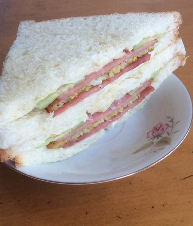 火腿芝士蛋三文治