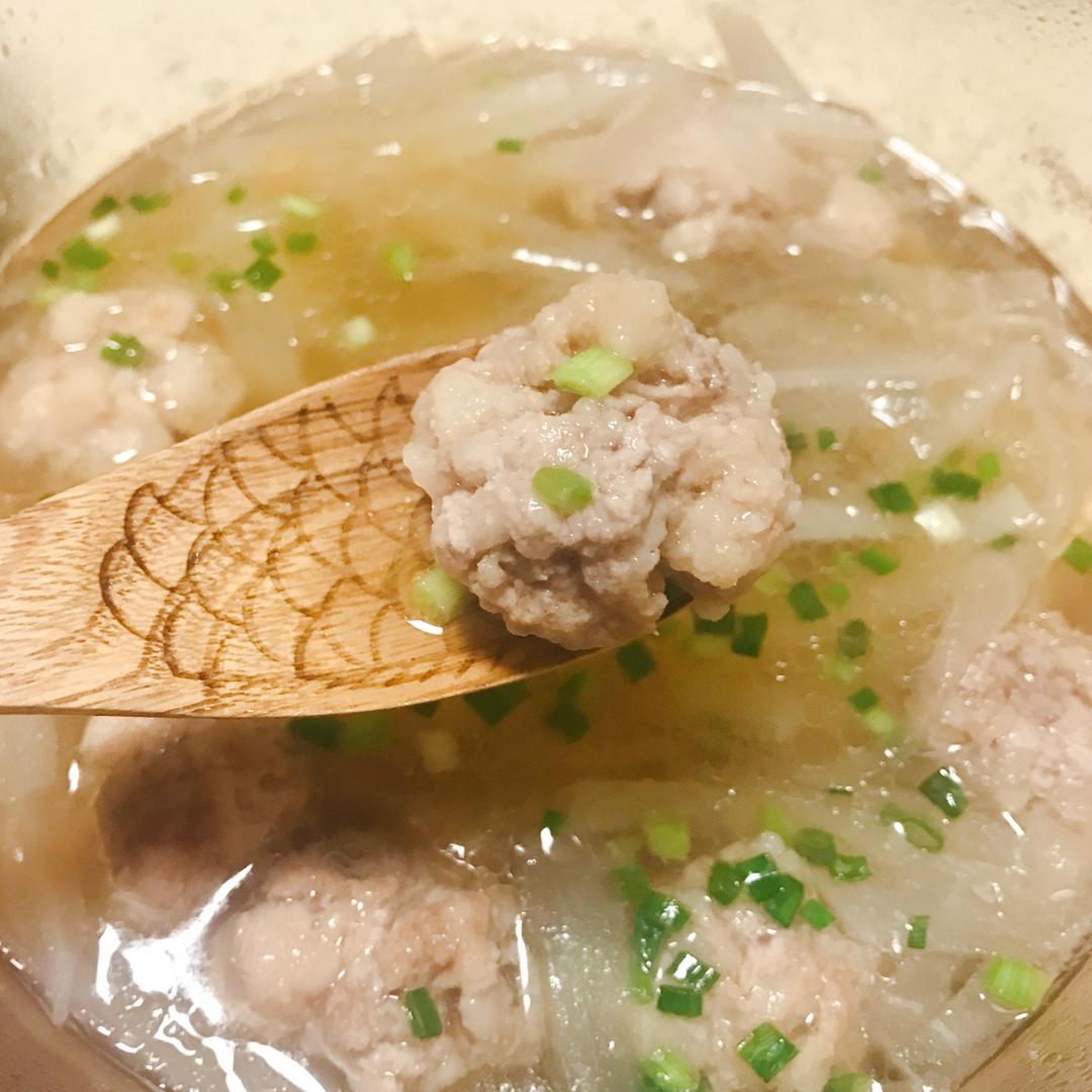 【10分钟系列】白萝卜豆腐圆子汤