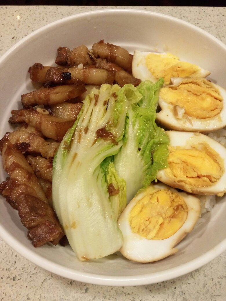 洋葱酥卤肉饭