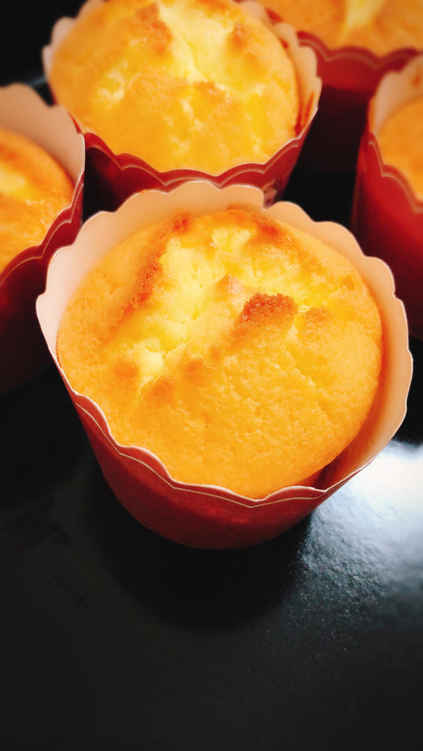 用全蛋打发的纸杯蛋糕