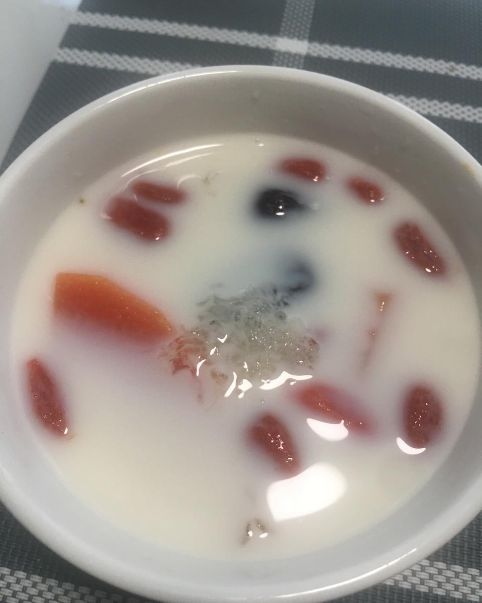 木瓜牛奶炖燕窝