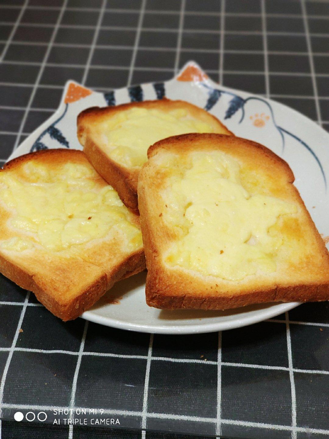 秒杀烧烤店!!幸福感爆棚的【烤面包片】夹心吐司的超神仙吃法！！！
