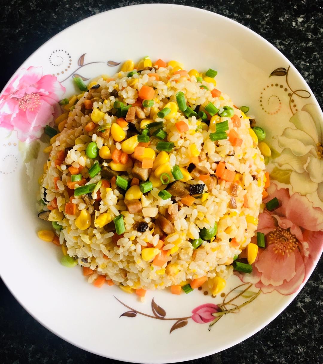 厨师长教你“蛋炒饭”如何做才好吃，答案都在这里面！