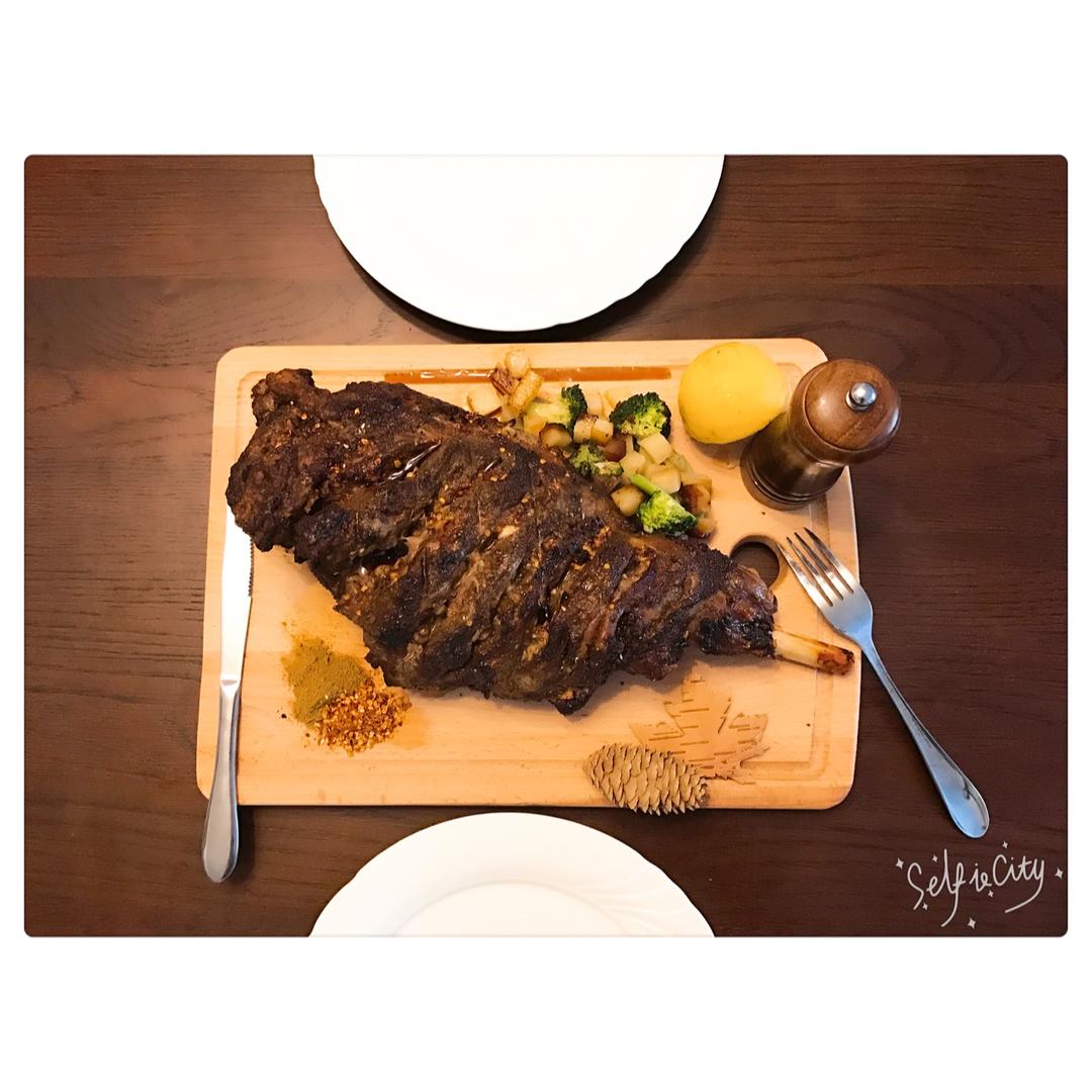 孜然蒜香烤羊腿