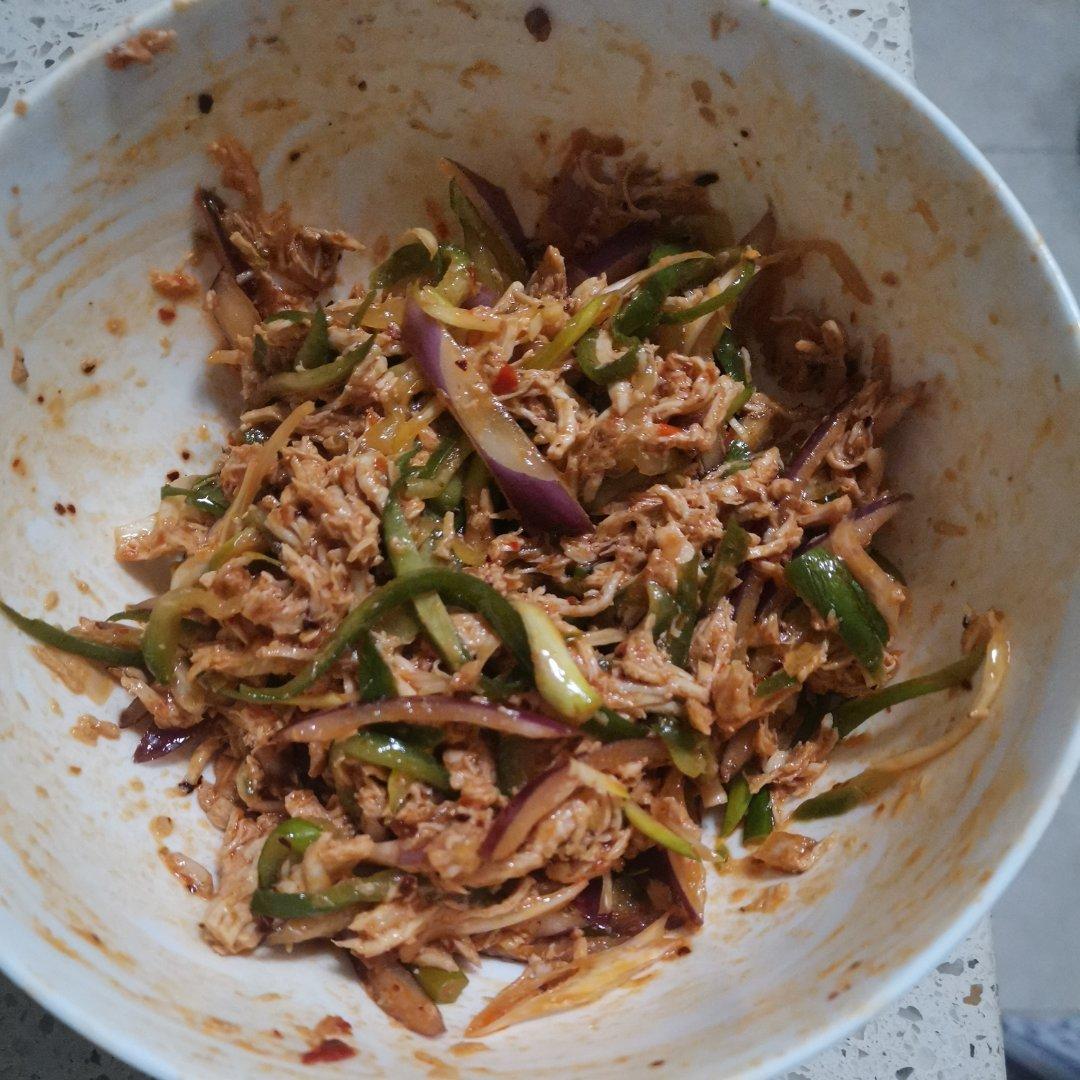 凉拌鸡胸肉（手撕）
