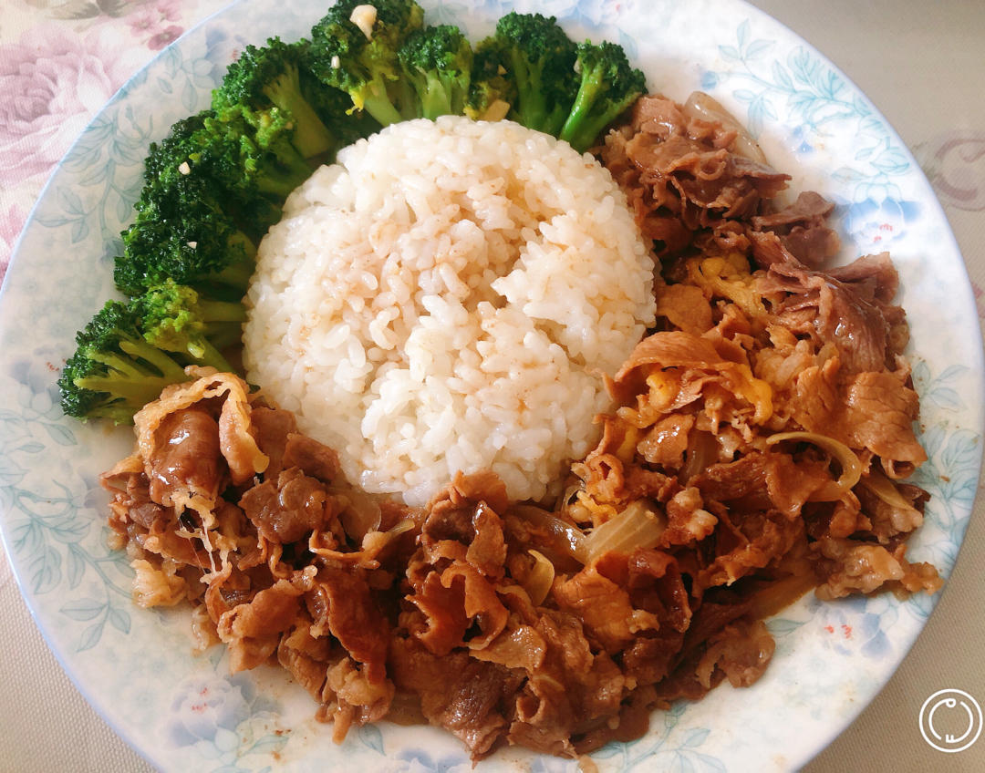 “吉野家”肥牛饭