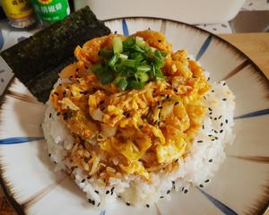 日式∣辣白菜炒蛋盖饭的做法 步骤7