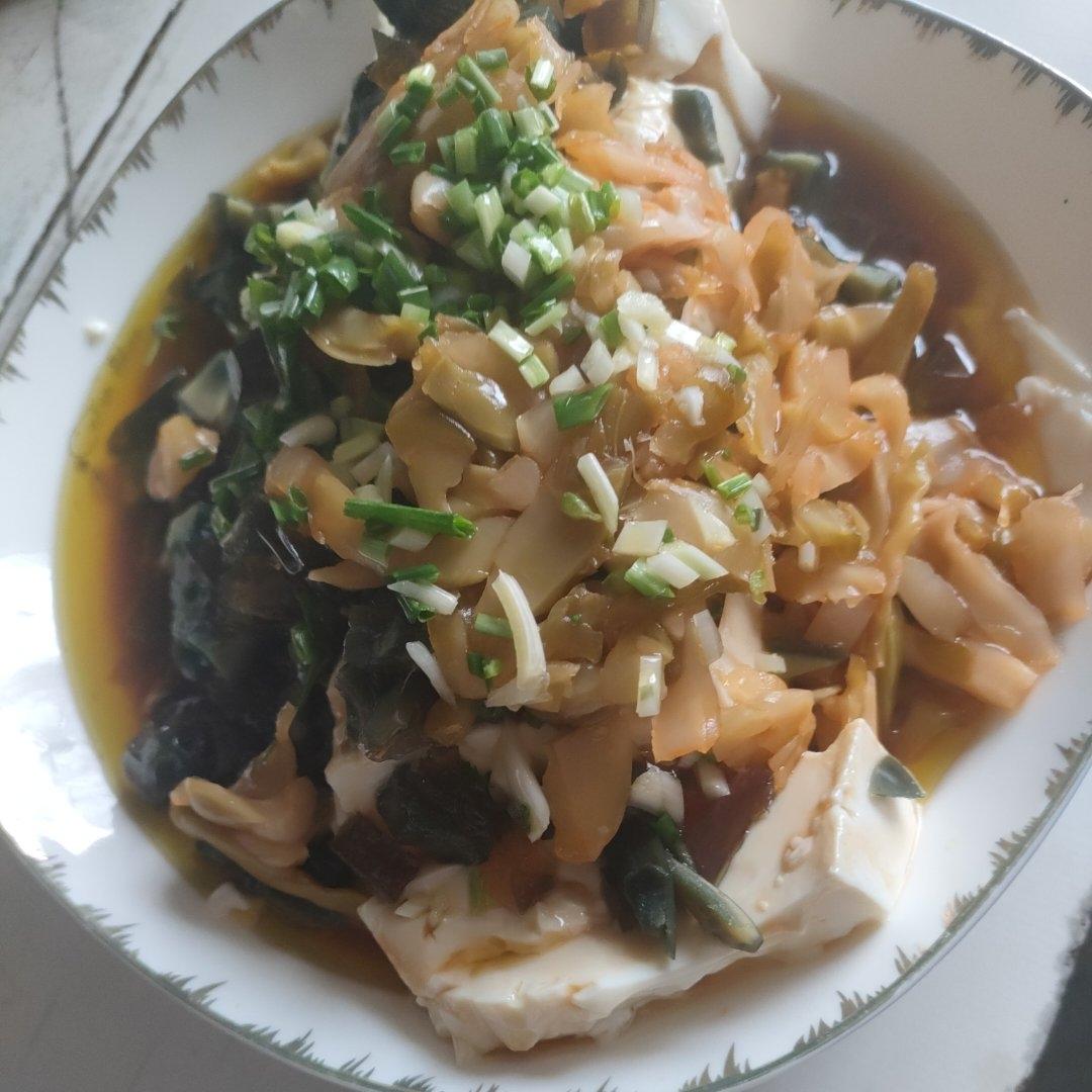 凉拌皮蛋豆腐