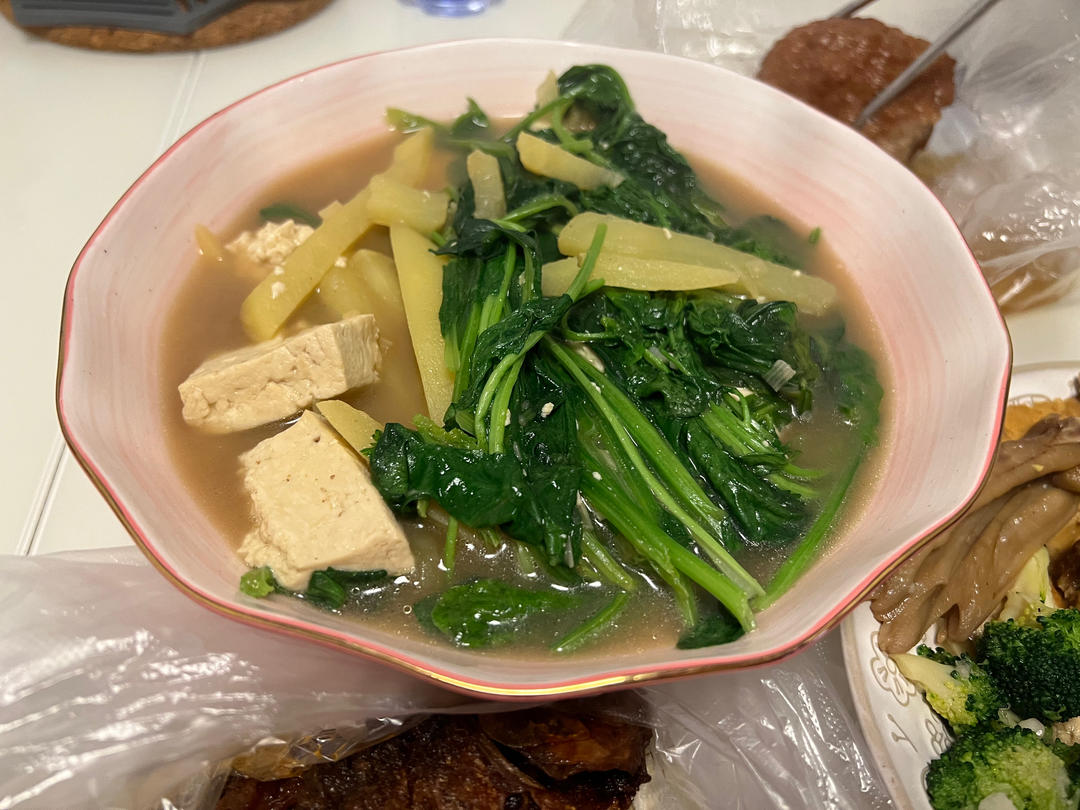 菠菜土豆汤