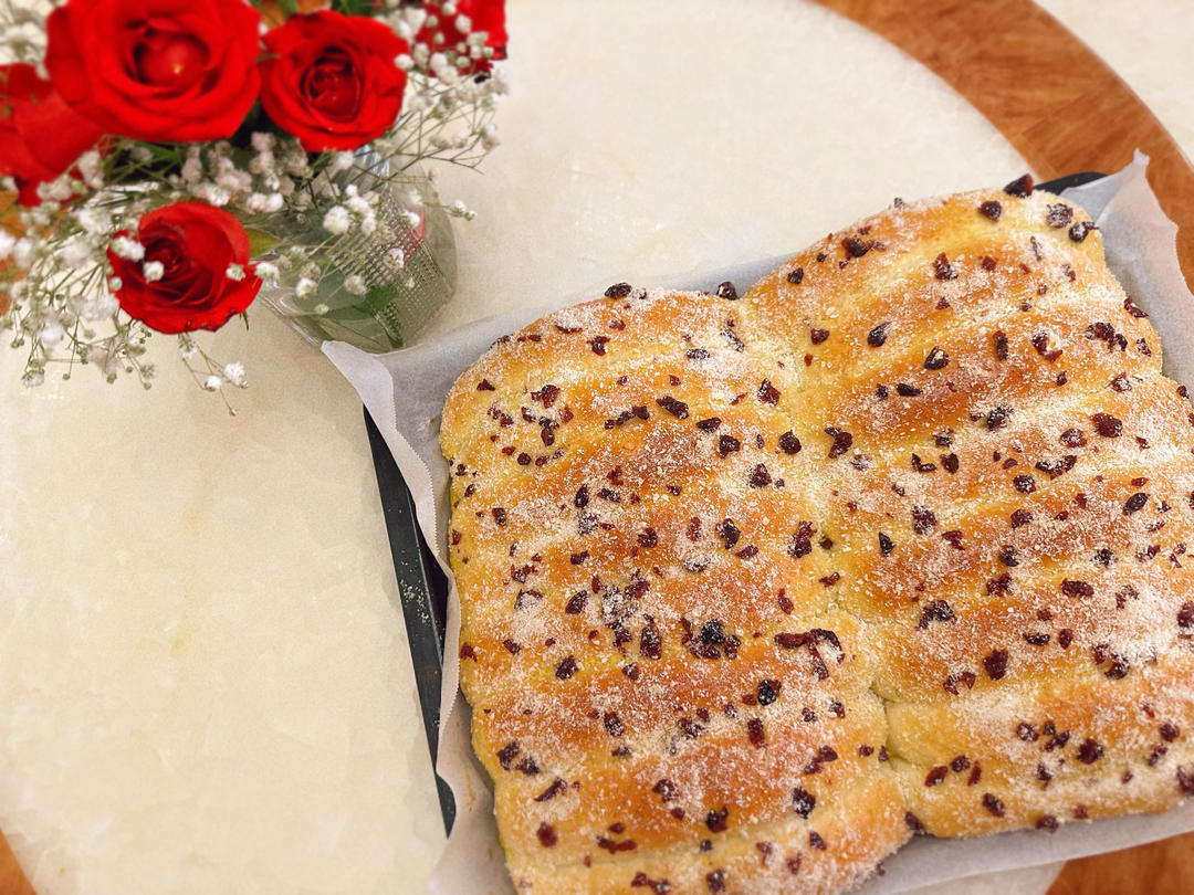 松软拉丝的面包机版蔓越莓雪山排包