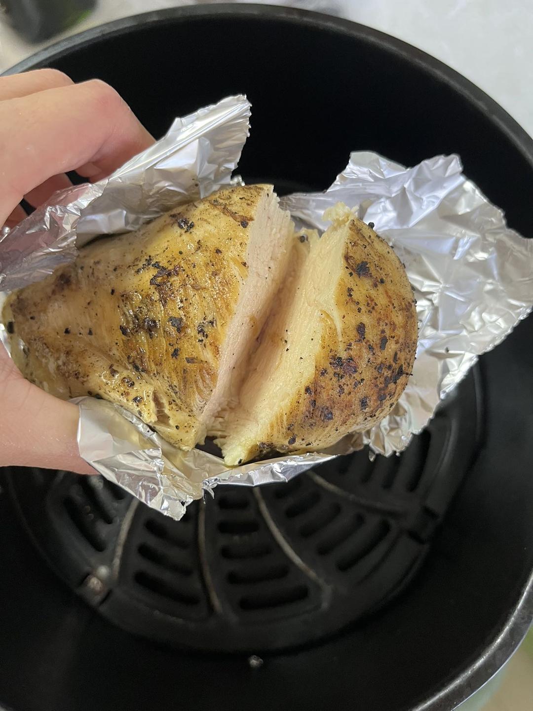 让鸡胸肉变得汁多嫩滑的秘诀（健身党福音）