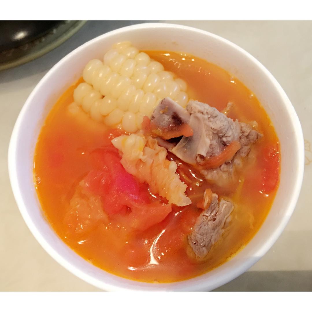 番茄土豆玉米排骨汤