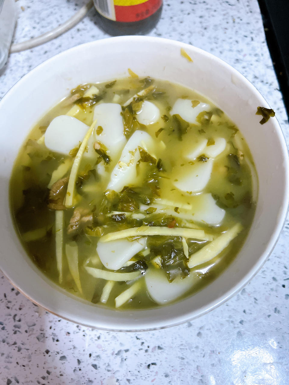 年味必备，宁波最地道特色～雪里蕻冬笋年糕汤，小时候的味道