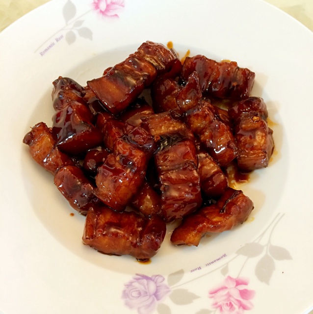 吃着碗里望着锅里的红烧肉