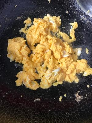 菠菜炒蛋的做法 步骤5