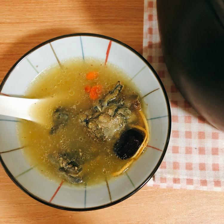 药膳乌鸡汤