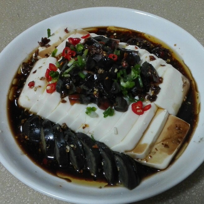 皮蛋豆腐