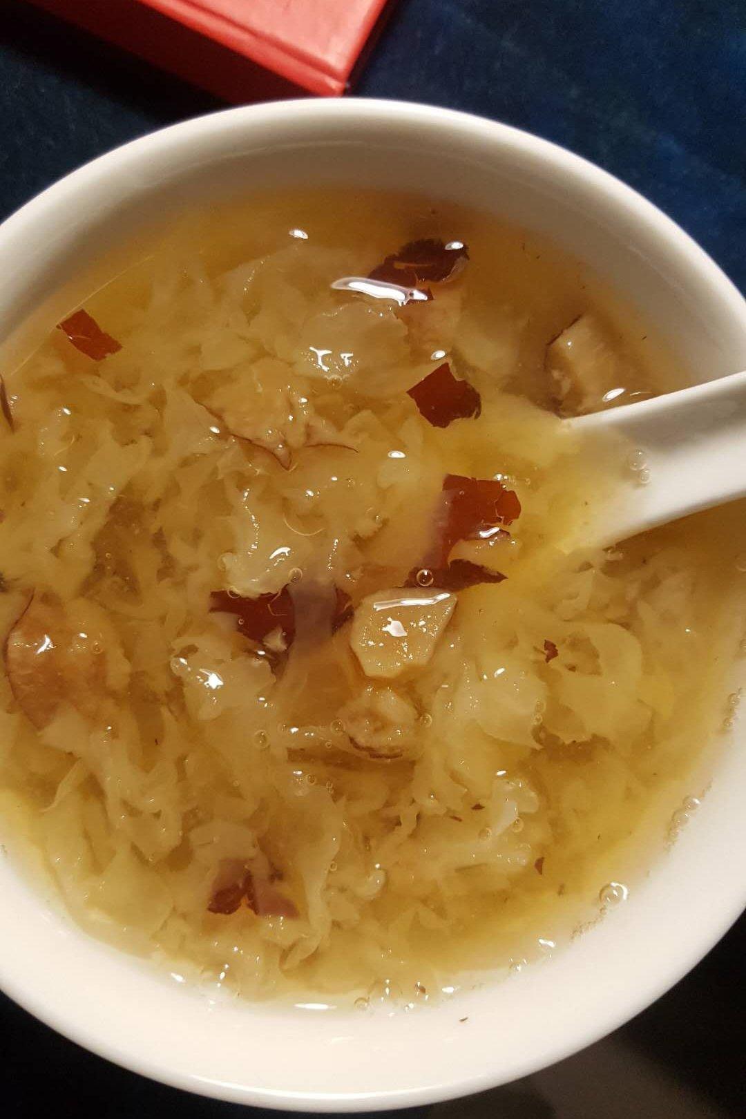 一笑置之_mzkh做的红枣银耳汤