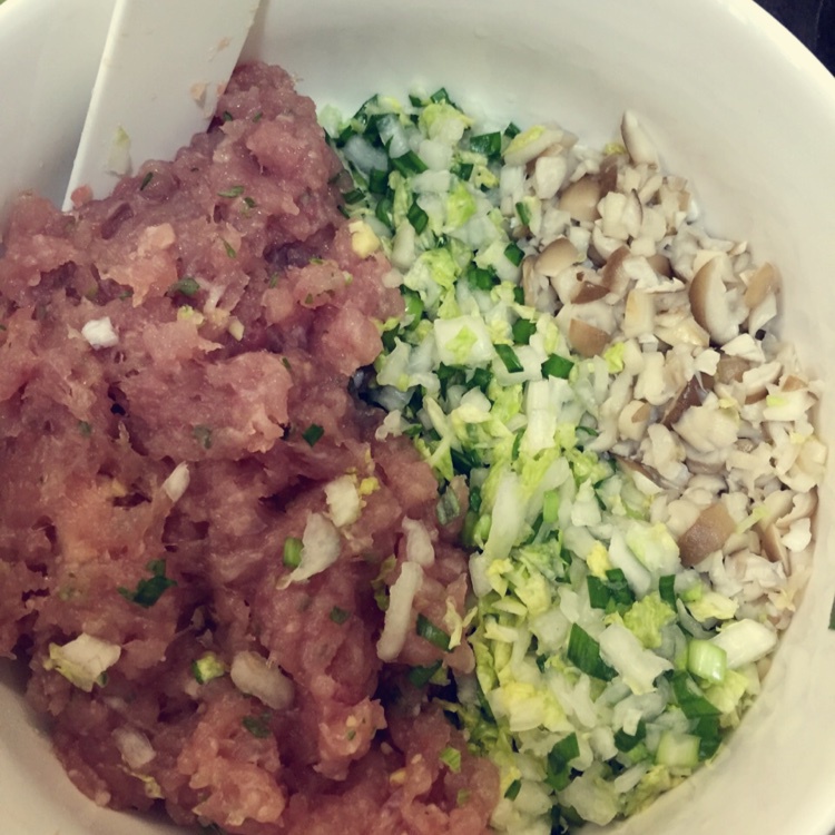 芹菜猪肉大馅饺子