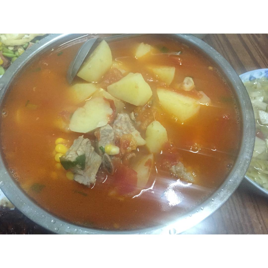 番茄土豆玉米排骨汤