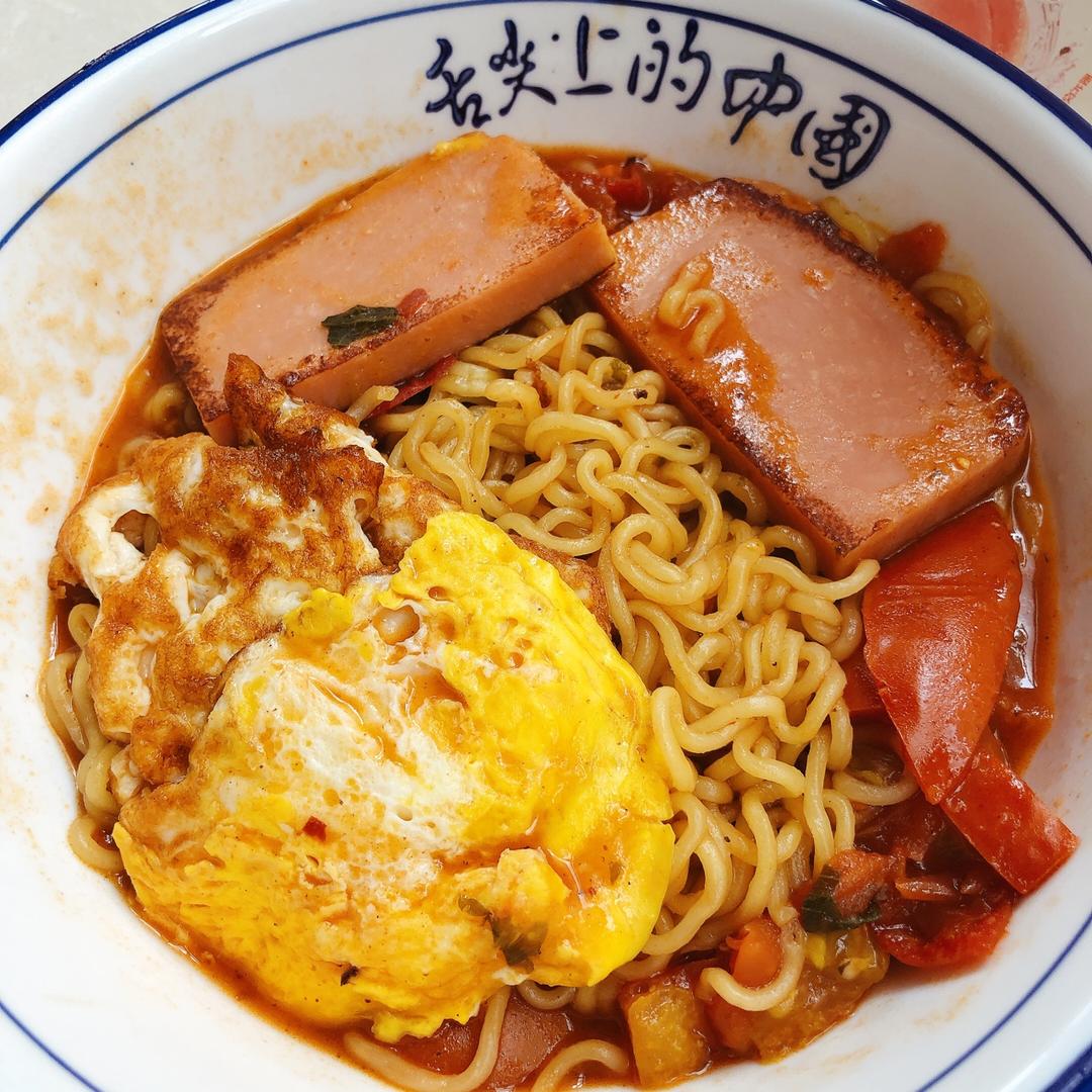 浓汤番茄辛拉面