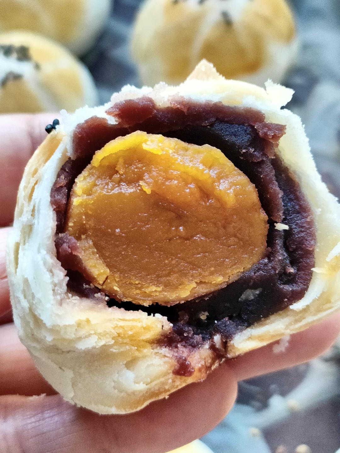 超简单 免揉 酥掉渣的蛋黄酥(超详细附全程视频)不破酥『万能酥皮』