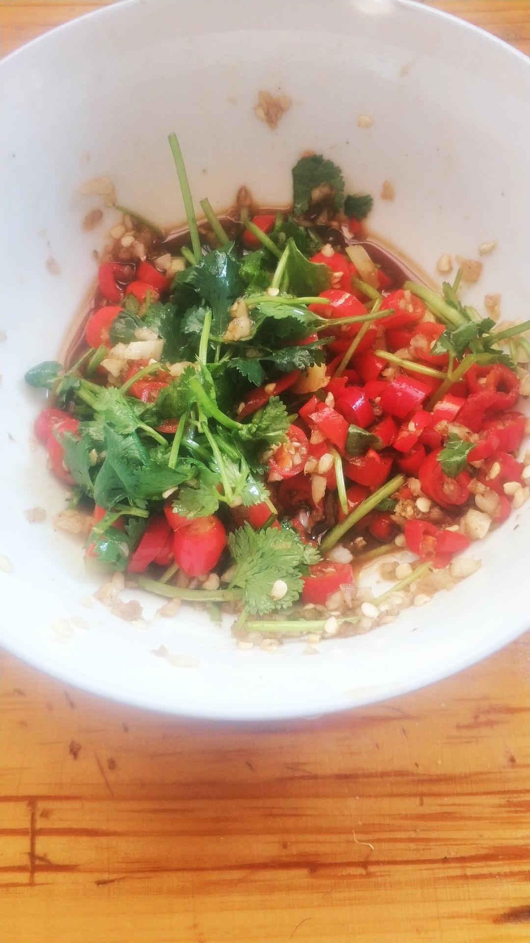 凉拌手撕鸡腿