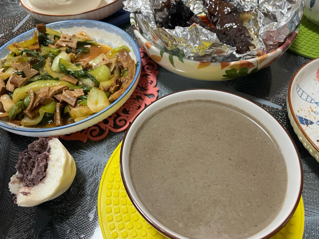 香浓黑芝麻燕麦核桃酪