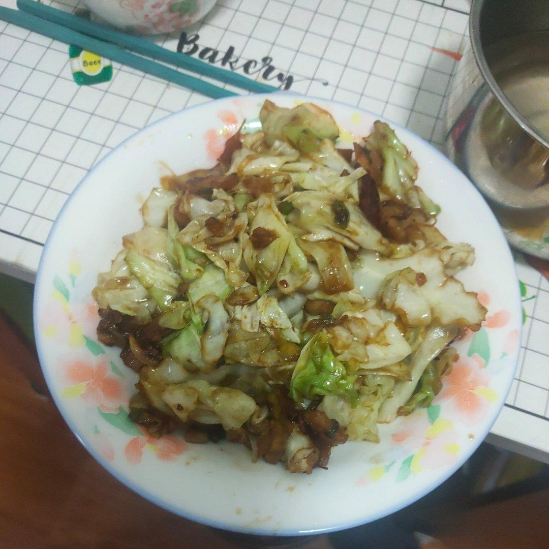 手撕包菜小炒肉