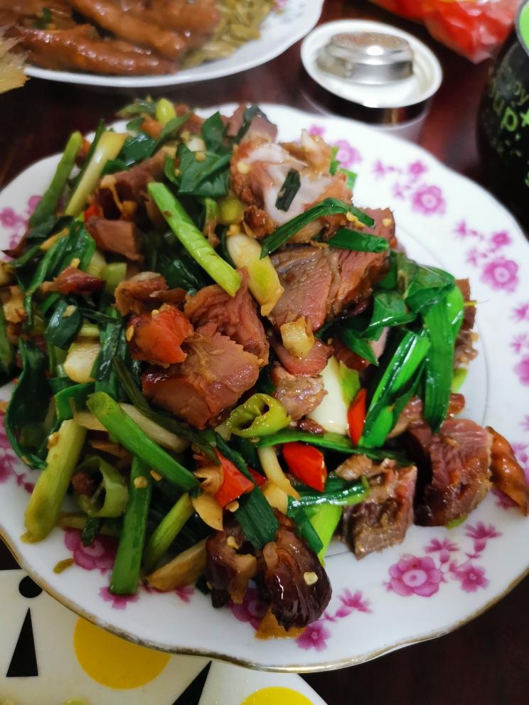 炒烟醺火鸡腿的做法
