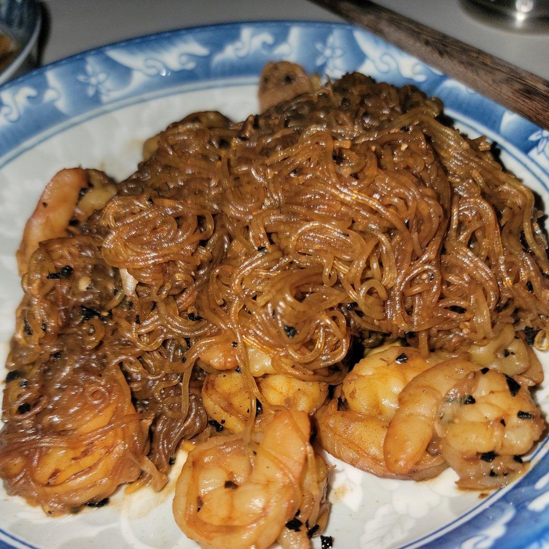 粉丝虾仁煲