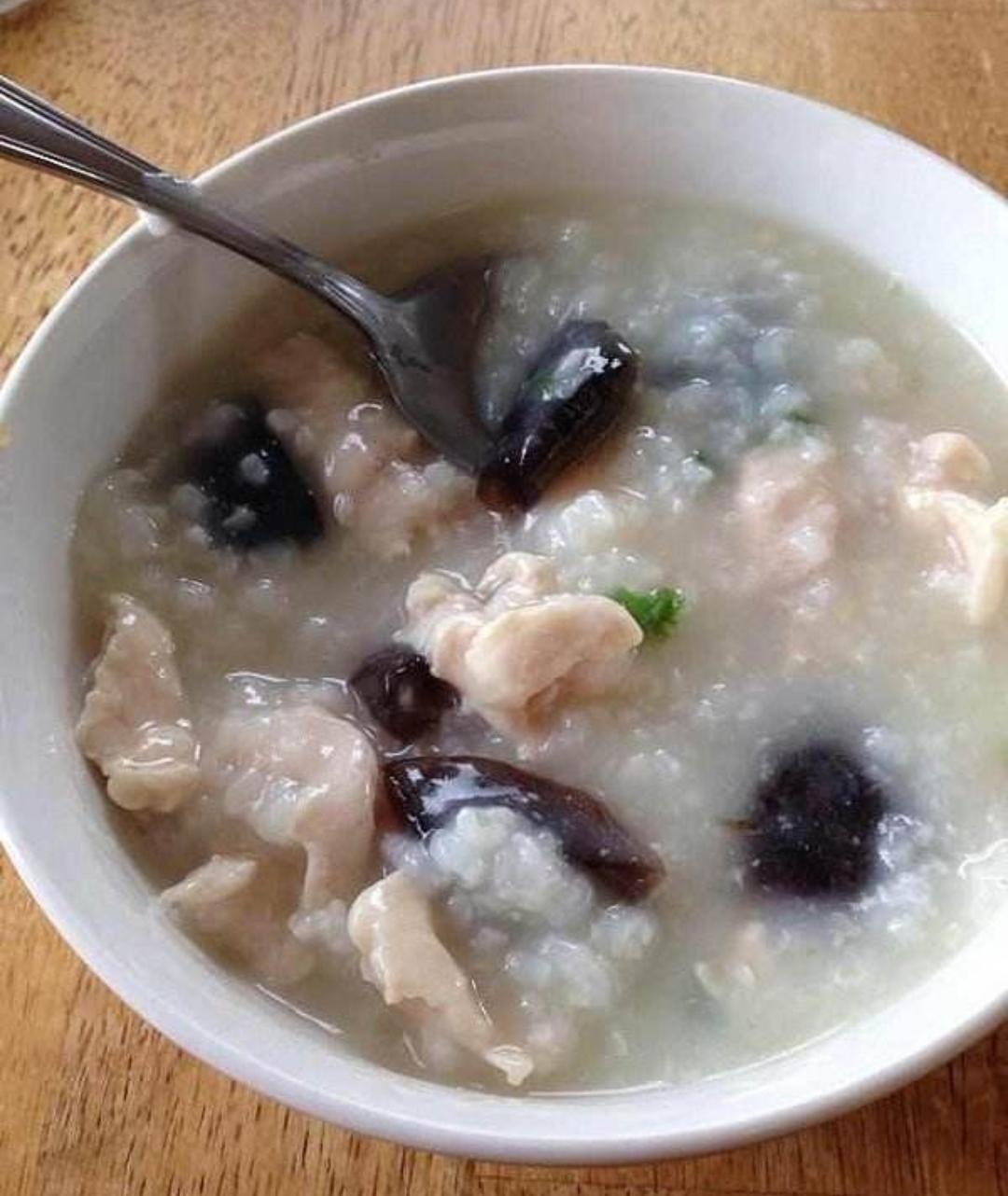 皮蛋瘦肉粥的做法