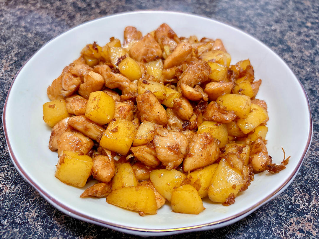 一道怎么做都好吃的干煎土豆鸡丁（红烧，咖喱，椒盐，孜然）