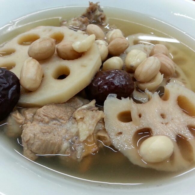 好精灵做的莲藕花生排骨汤