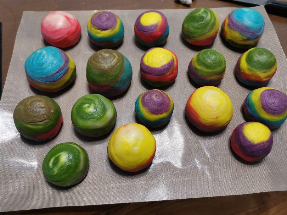 和彩虹一样美腻的彩色紫薯蛋黄酥~~附紫薯馅的做法