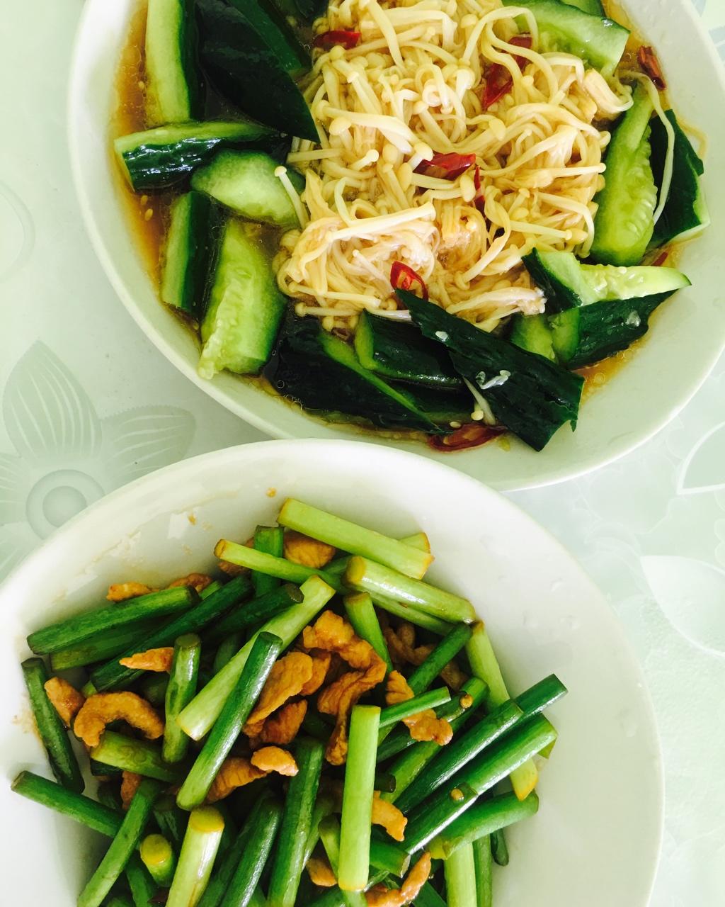 金针菇凉拌黄瓜