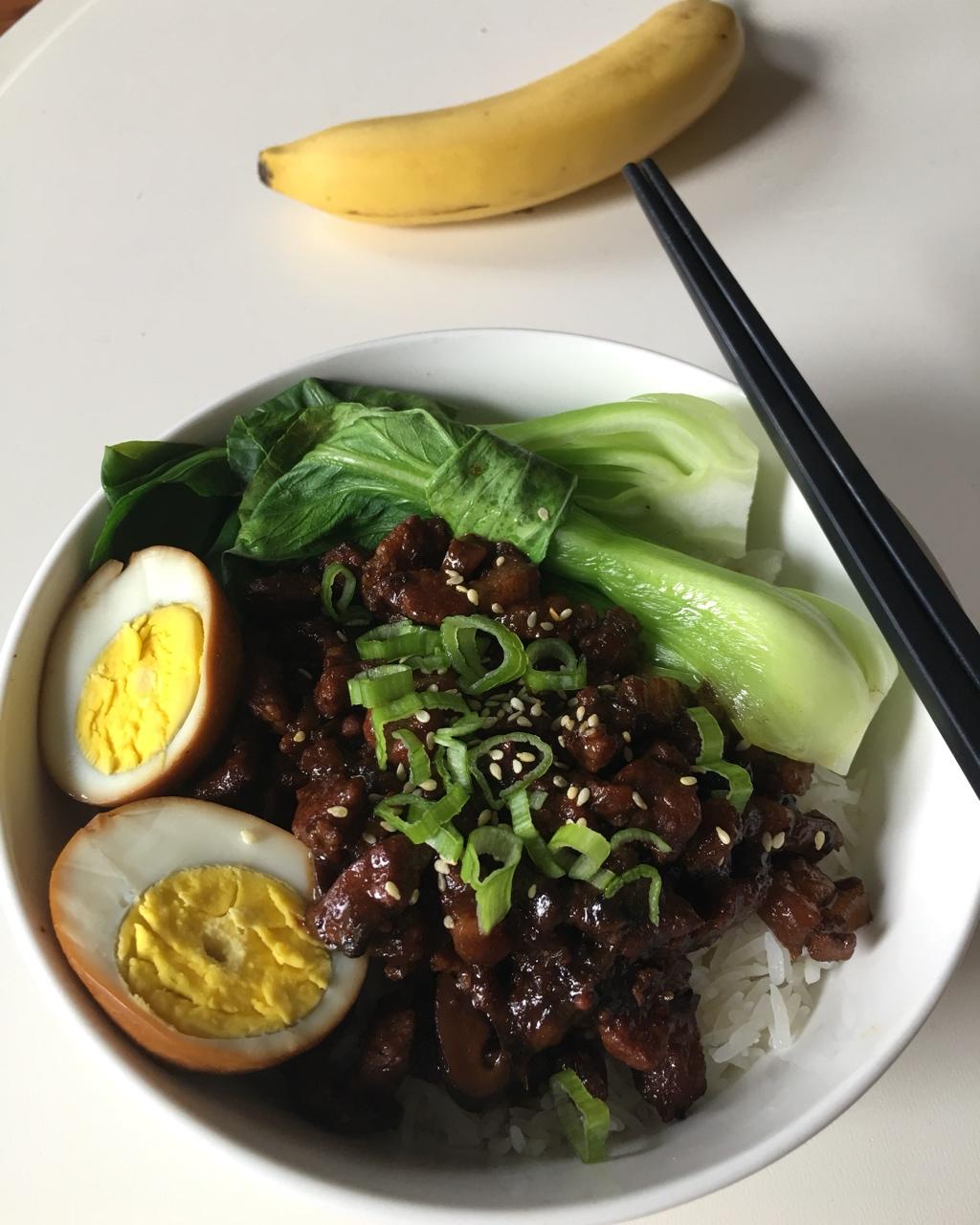 洋葱酥卤肉饭
